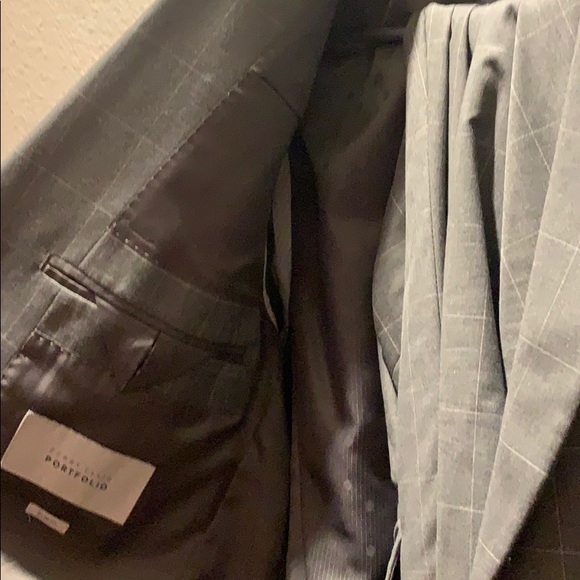 Perry Ellis 2 Piece suit